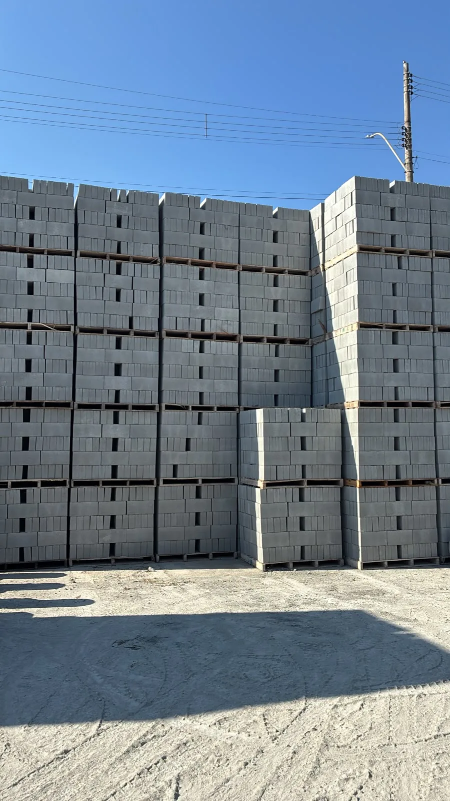 Blocos de concreto em estoque